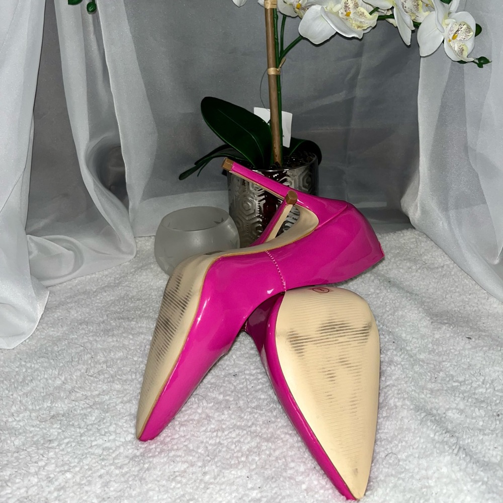 Pretty in pink 💕 Steve Madden Pink Pumps 💕 - Picture 7 of 8